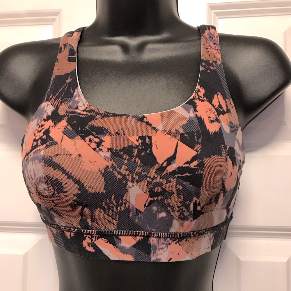 Lululemon Energy Sports Bra ( Size 4) Color Black/ Orange